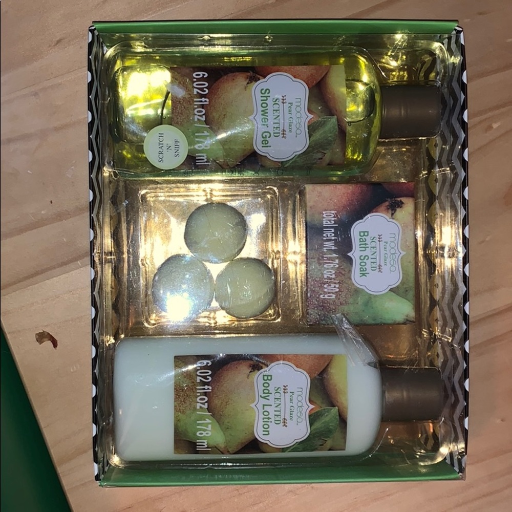 Bath set